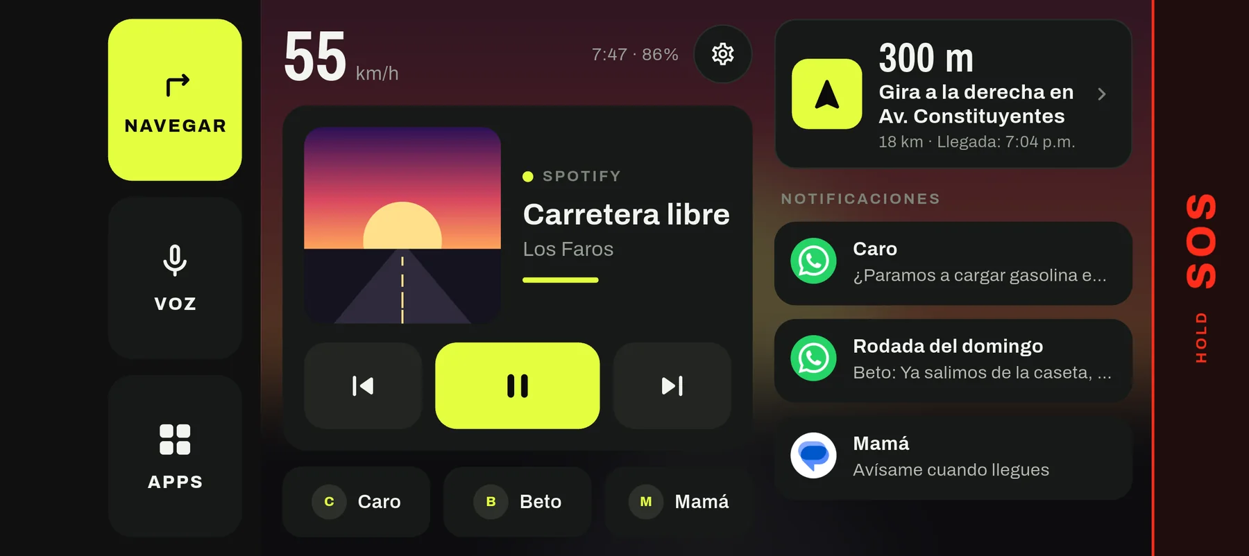 Pantalla de inicio de Moto Dash con el teléfono de lado: velocidad, tarjeta de siguiente giro, música, notificaciones, contactos rápidos, botones Navegar, Voz y Apps, y el SOS en el borde derecho.